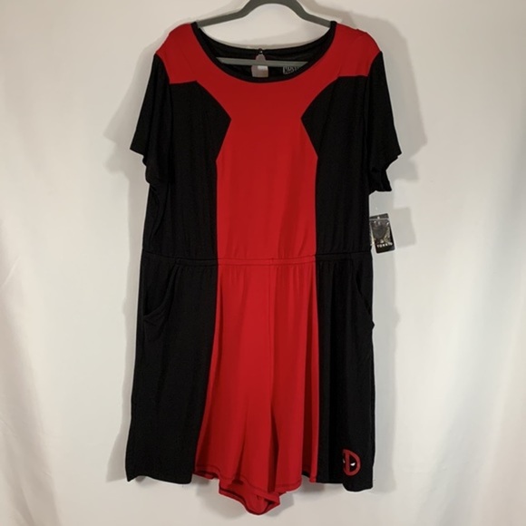 Torrid Marvel Deadpool Black & Red Romper NWT - Picture 2 of 8